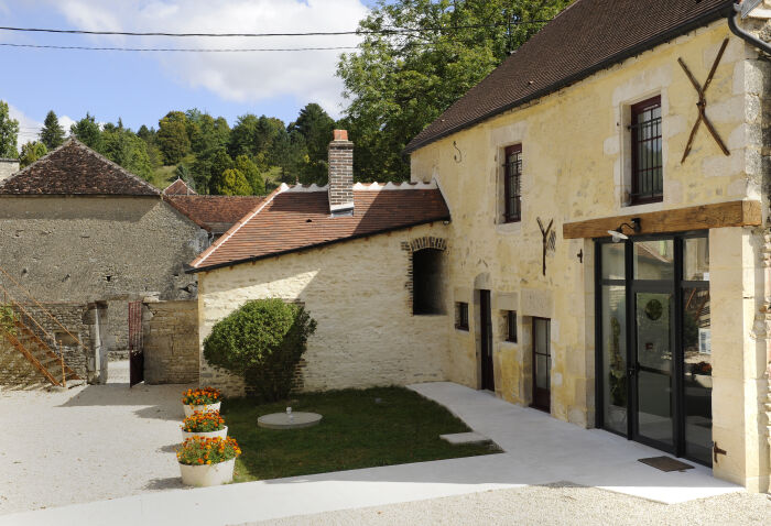 Entree et four pain.jpg Domaine Saint Georges