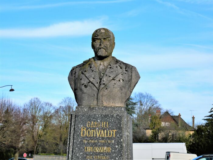Statue Bonvalot BLC, FR (4).JPG