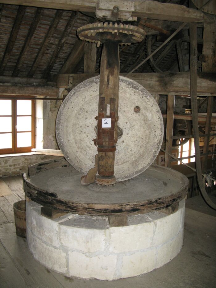 IMG_3625.JPG moulin a huile et à farine