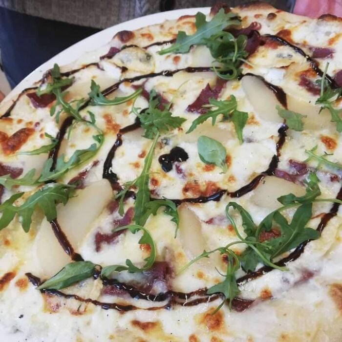136077282_484172012979154_2440306086364192000_n.jpg © Pizza'Yoloo