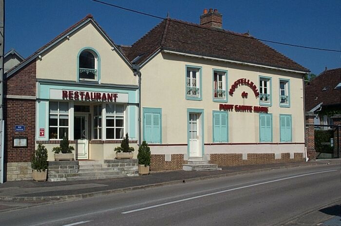 Hostellerie de PSM - Façade.jpg ©Troyes La Champagne Tourisme