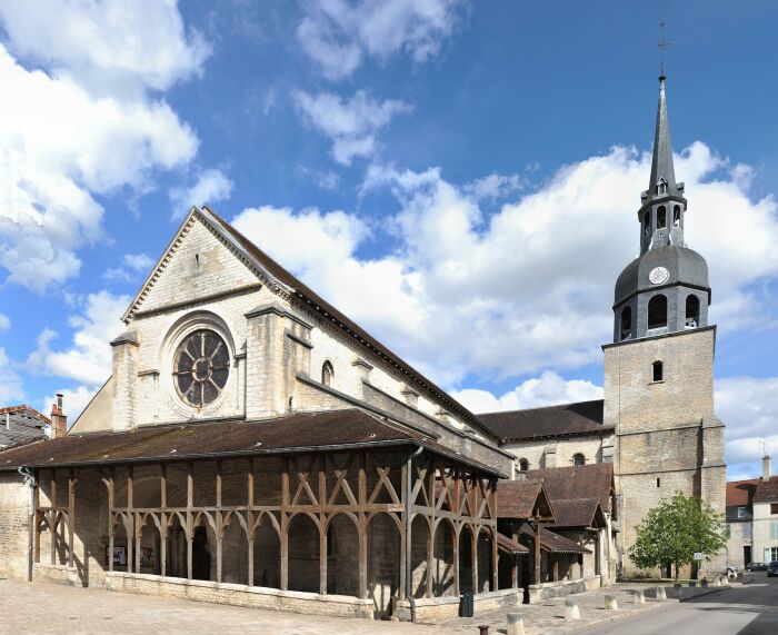 Église St Pierre.jpg Jean Stracchi