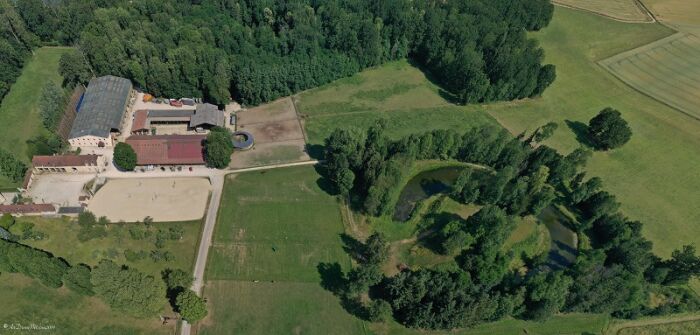 Ferme équestre de Lagesse - Motte castrale de MONTIGNY ou serait né Hugues de Payns fondateur des templiers.jpg ©Brunaud Paul-François