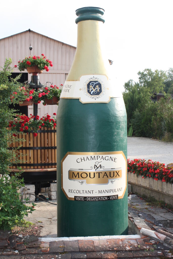 Champagne Moutaux.jpg Champagne Moutaux