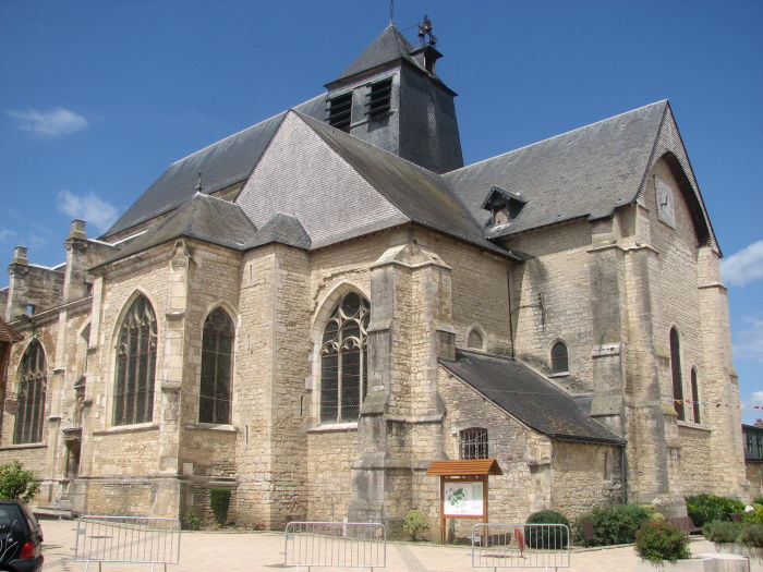 Eglise Chaource.JPG Maelle Menges