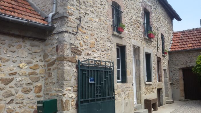 facade.jpg Mme JOMIN Maryse
