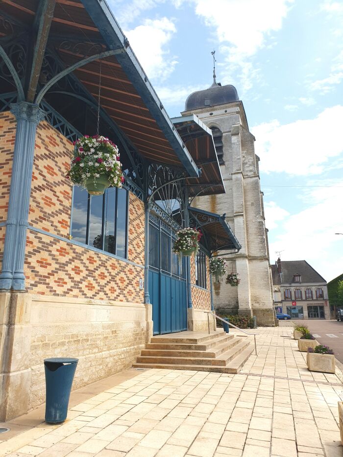 Halle et église Aix-en-Othe CP Tabéa Posteaux (5).jpg