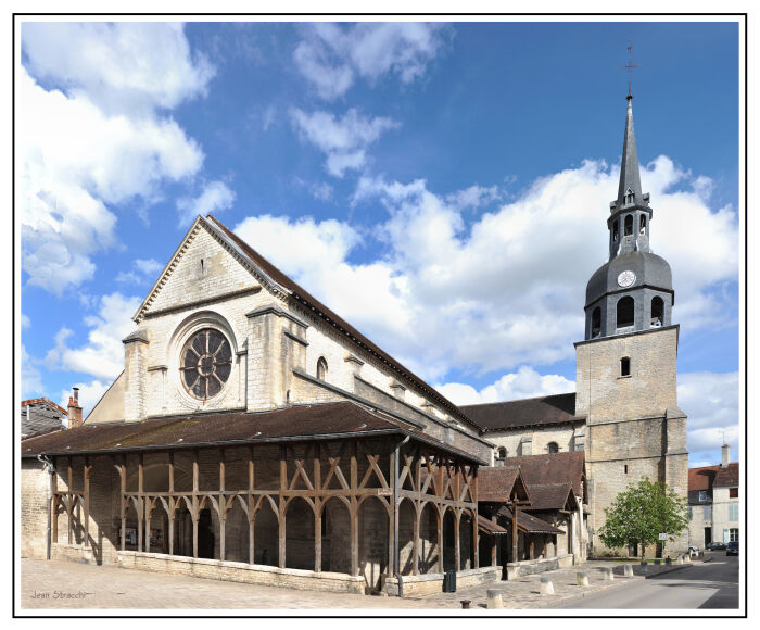 Eglise de Bar-sur-Aube.jpg