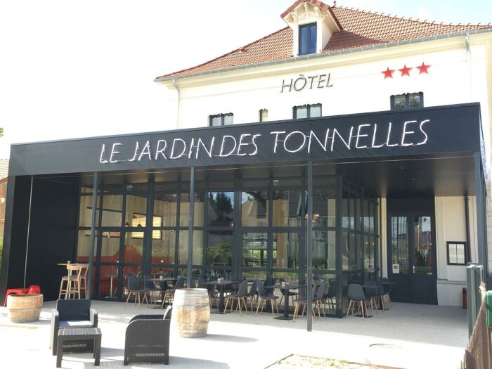Les Tonnelles.jpg Les Tonnelles