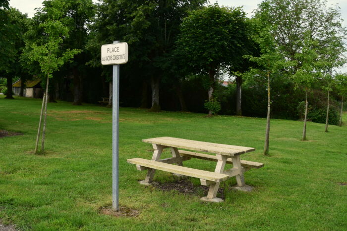 Table de pique-nique.JPG OTOA