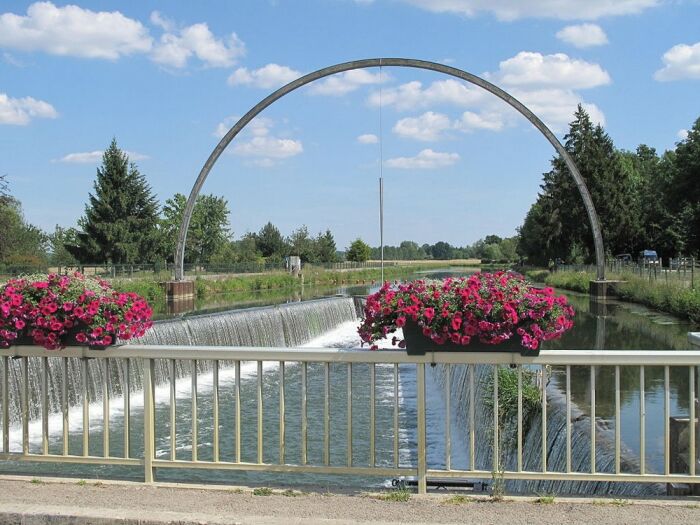 Canal de restitution - Arche Rinke.jpg Troyes La Champagne Tourisme