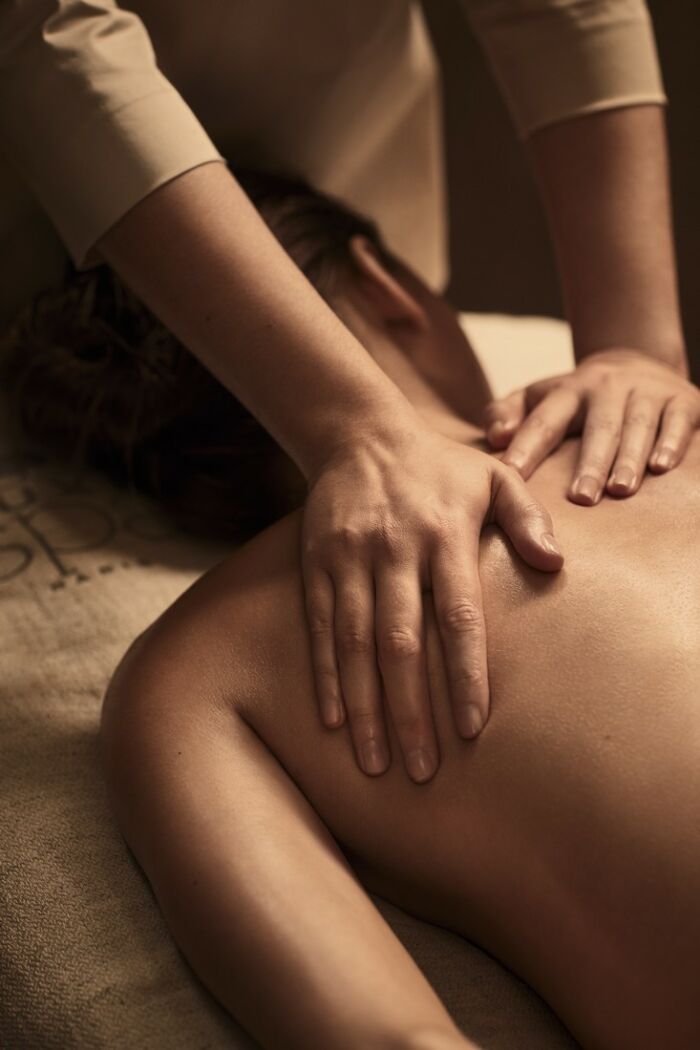 Massage Epaules Fem.jpg