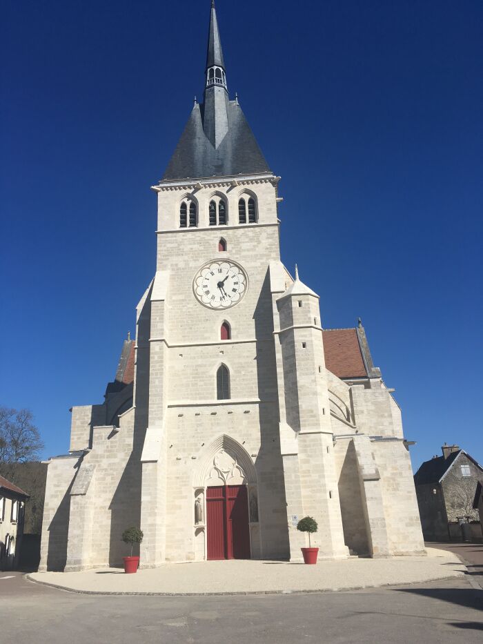 Collégiale Saint-Pierre-es-Liens.jpg Collégiale Saint-Pierre-es-Liens - Mussy-sur-Seine