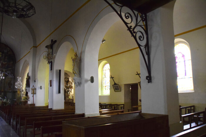 Eglise Pâlis CP Tabéa posteaux (19).JPG Tabéa posteaux