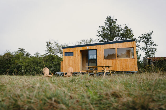 Tiny House au Domaine Alexandre Bonnet.jpg Tiny House au Domaine Alexandre Bonnet