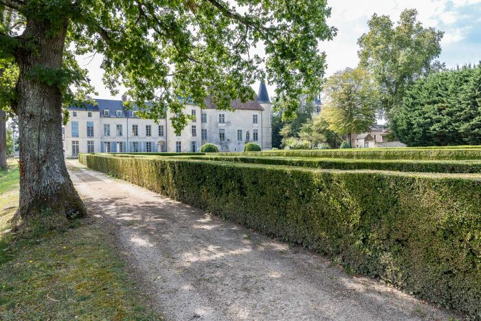 Château de Taisne.jpg Château de Taisne