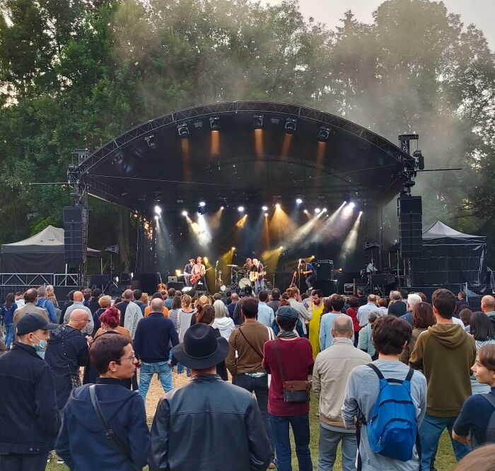 Pays de fête.jpg Pays de fête.jpg