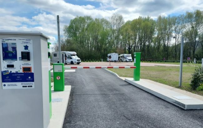 Aire de camping-car.jpg ville de bsa