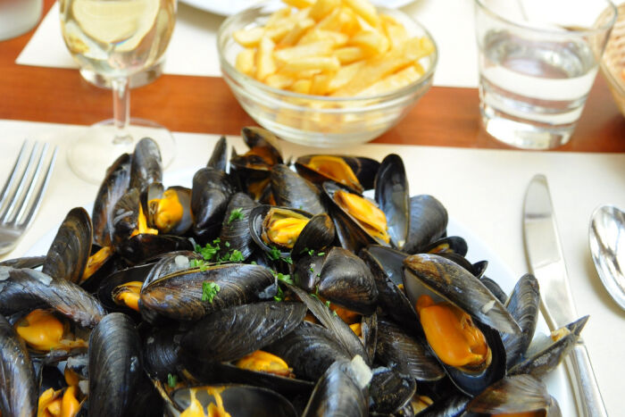 moules frites. CP Frédérique Voisin-Demery.jpg moules frites. CP Frédérique Voisin-Demery.jpg