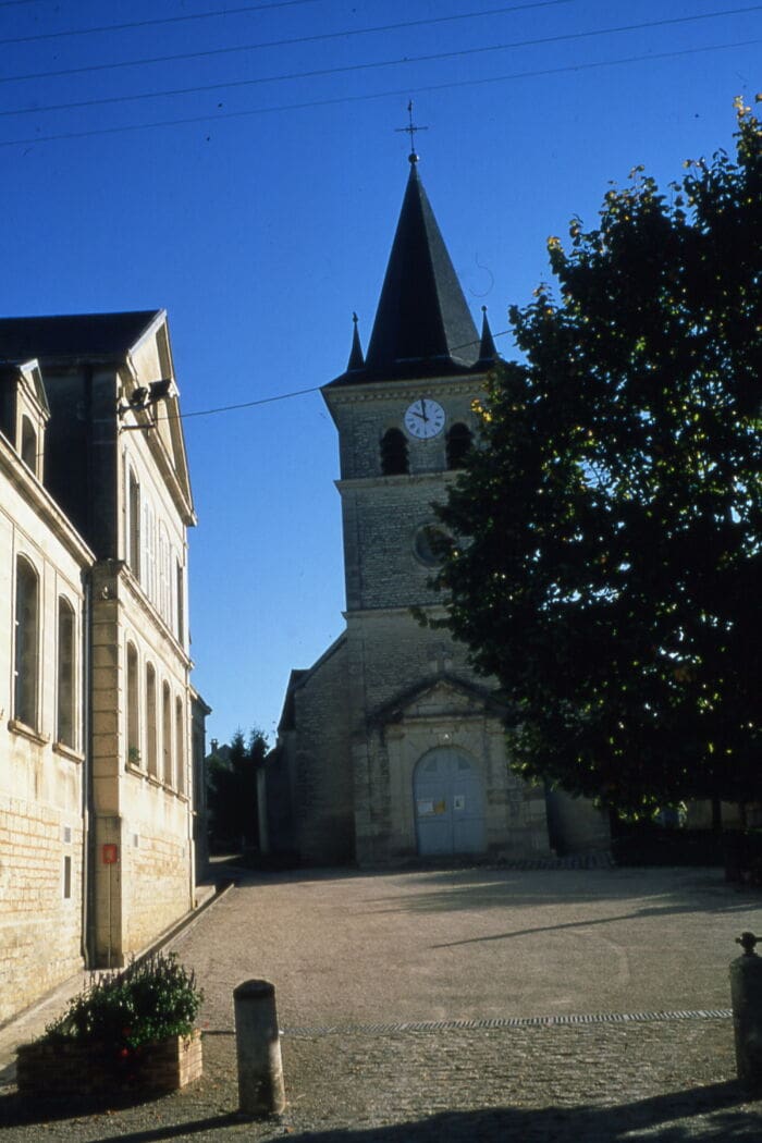 Eglise Saint-Paul.jpg Eglise Saint-Paul - Loches-sur-Ource