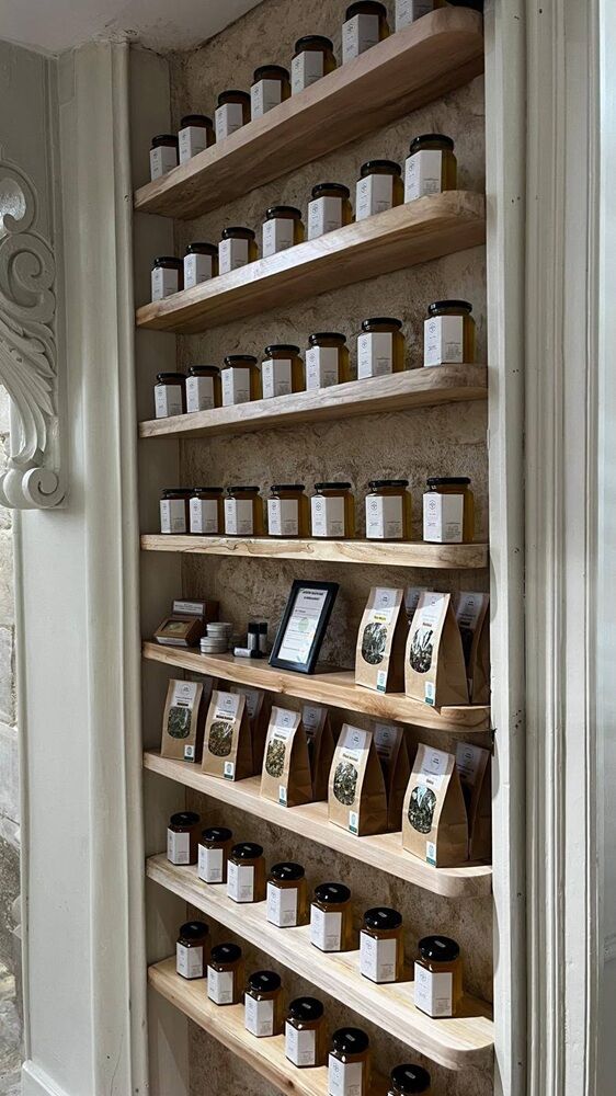La chapelle des soeurs le petit marché du terroir Dienville - Confitures et tisanes.jpg Désirée van der Velden