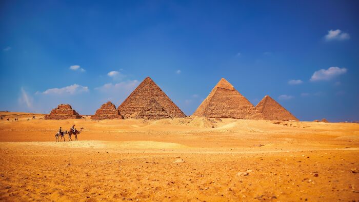 pyramides.jpg pixabay