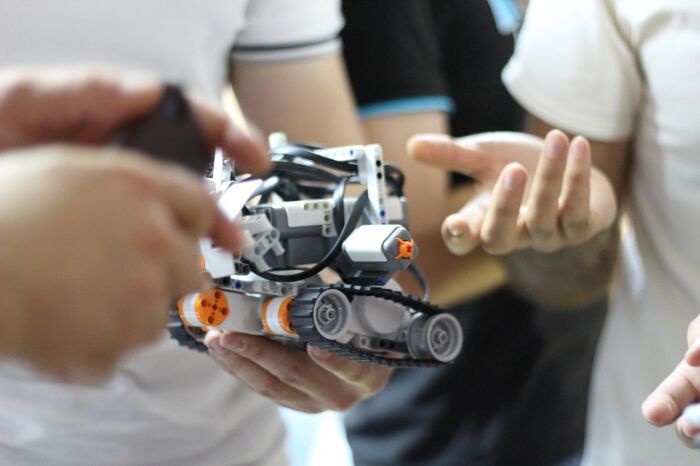 lego-6895159_1280.jpg sashakezlya - Pixabay