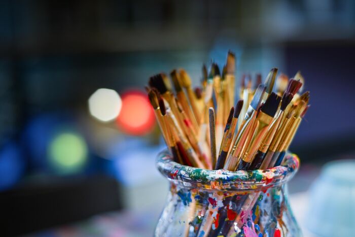 brushes-3129361_1280.jpg ClickerHappy - Pixabay