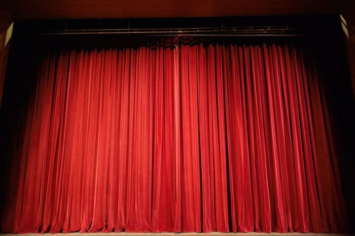 theater-432045_1280.jpg pixabay