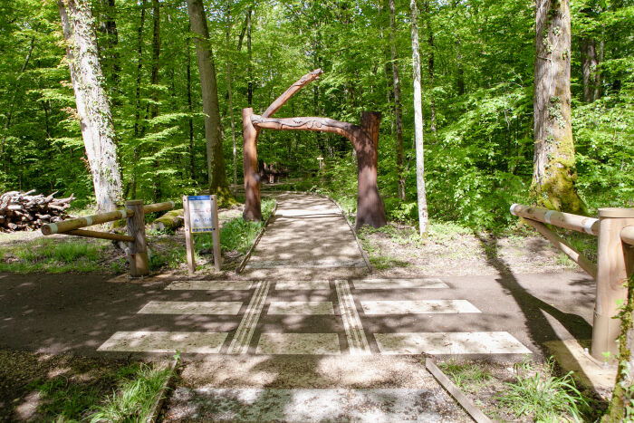 Palais du roi Chêne 2_PnrFO F.Vannier.jpg PnrFO-F.Vannier