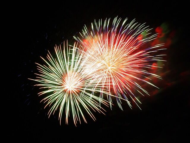 ericspaete-fireworks-227383_640.jpg pixabay