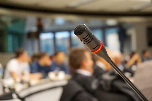 fill-microphone-704255_640.jpg Pixabay