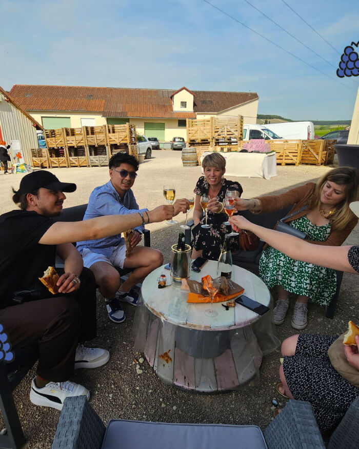 Champagne Party.jpg Daniel Billette