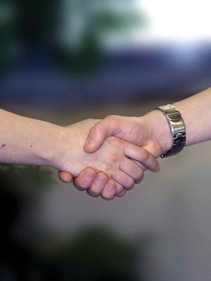 handshake-733239_1280.jpg pixabay