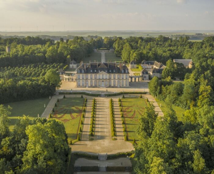 un jardin mille merveilles CMT 18-05-25.jpg Château de la Motte-Tilly