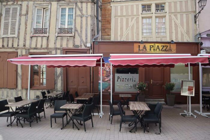 La Piazza