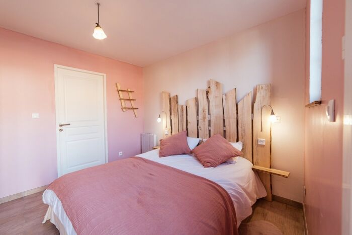 chambre rose chardonnay.jpg droits réservés BonjourBnB