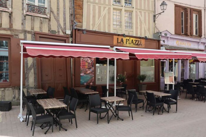 La Piazza