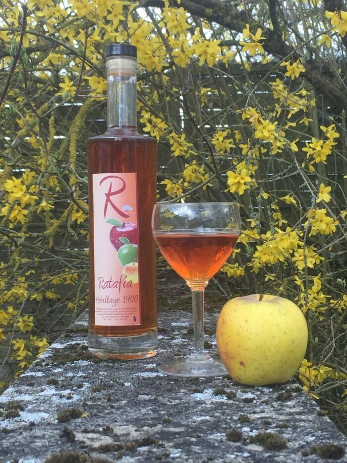 RATAFIA.JPG HERITAGE 1900