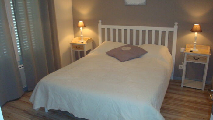 Chambre avec lit 160x200 électrique Le clos des lacs
