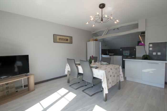 salle/cuisine ouverte ©La Maison Bleue