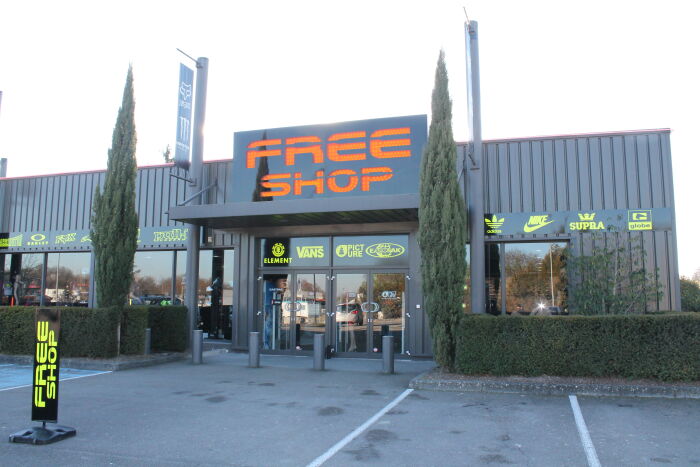 Freeshop_04.JPG © Marques City