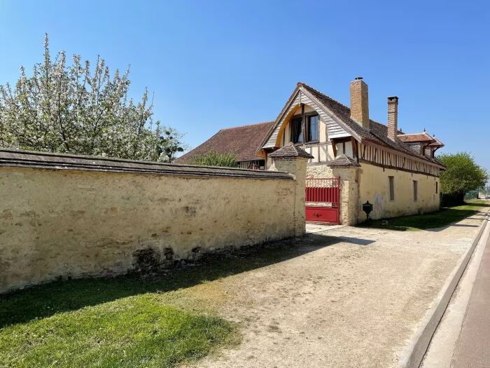 Maison champenoise avec salle de jeux, proche lac_Montreuil-sur-Barse © F. Canaud
