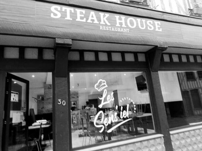 Les Sens'iel Steakhouse