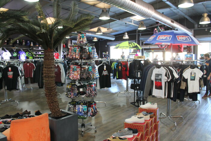 Freeshop_14.JPG © Marques City