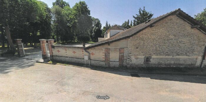 Parc salle des Fêtes.JPG ©2021 Google