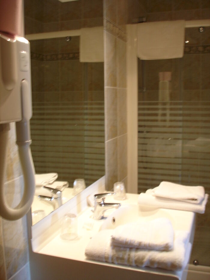 Hôtel des Sources - sdb.JPG Hôtel des Sources