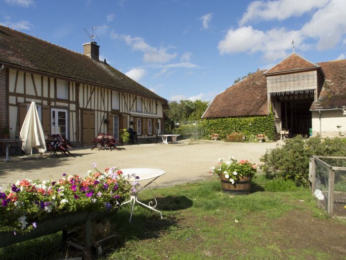 la ferme.jpg ©Aux Poils d'Assenay