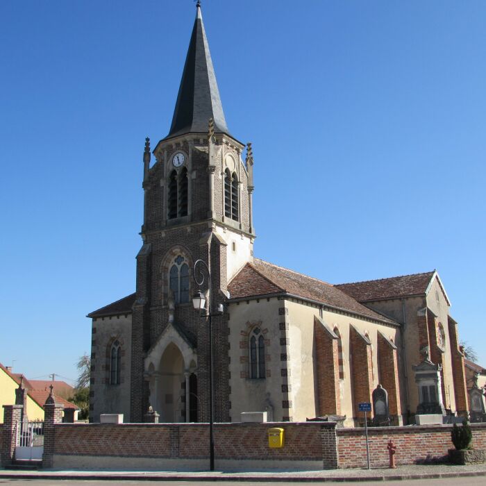 Eglise de Fresnoy-le-Chateau.JPG ©TLCT