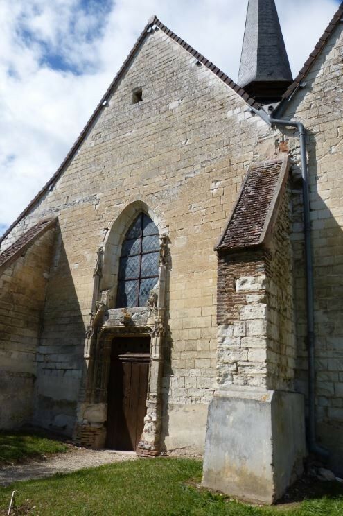 Eglise Saint-Donat.JPG @TLCT